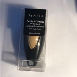 Temptu AirPod foundation